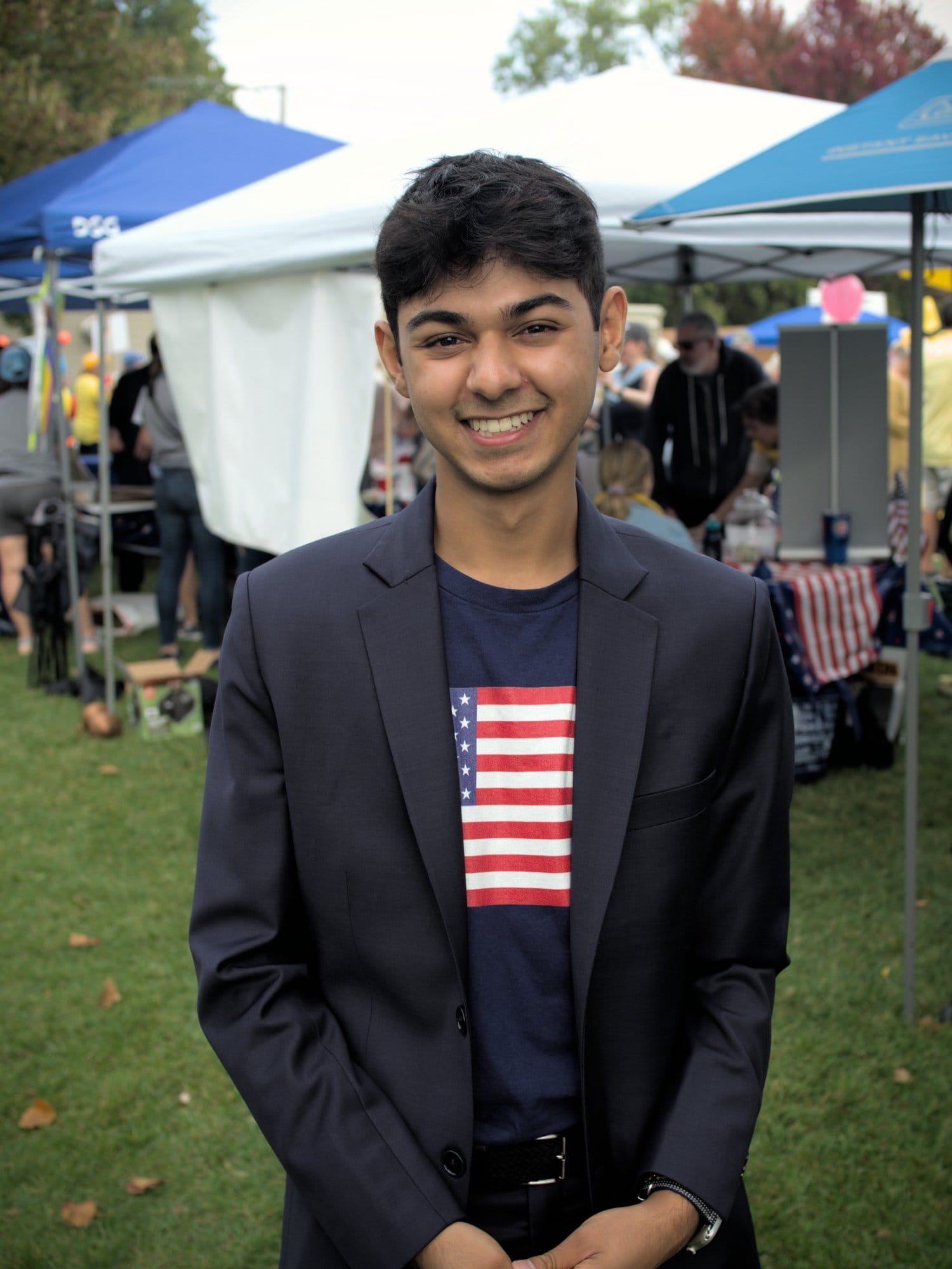  Ishaan Srivastava at the No Kings event in Arlington Heights, IL.  (Piper Bly)  